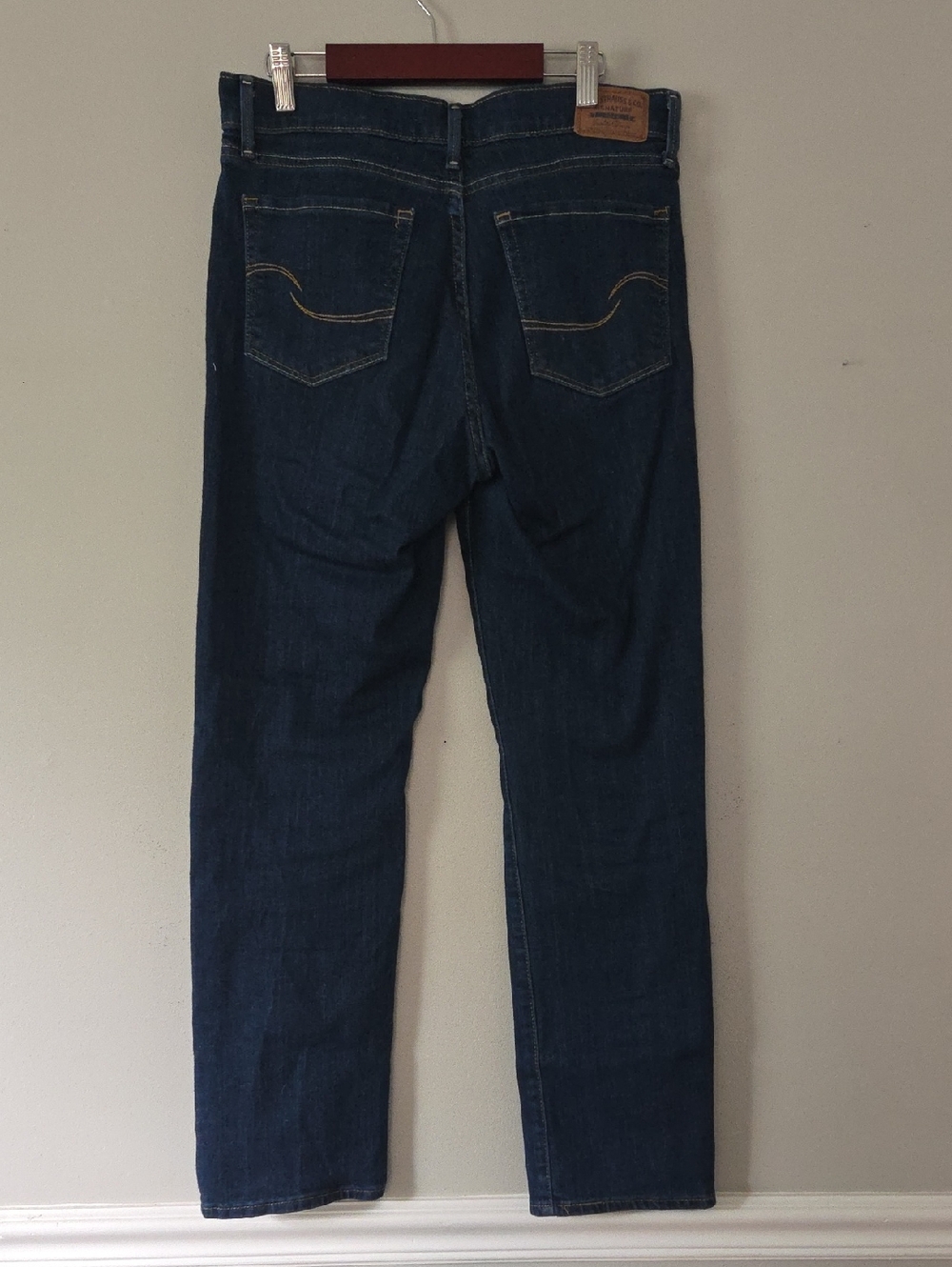 Levis Mid-rise Straight-leg Dark Wash Jeans (27/30) - Picture 4 of 7